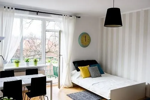 Apartment Penguin Rooms - City Center Krakow