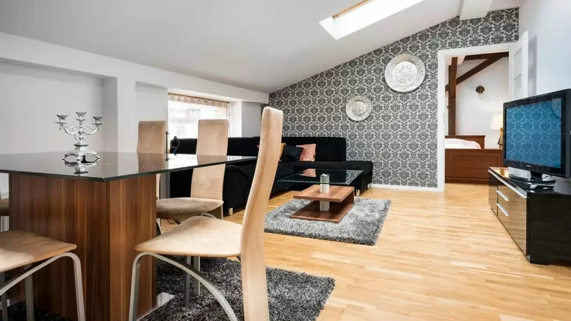Apartment Penguin Rooms - City Center Krakow Poland